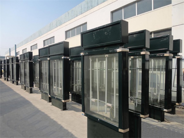 日喀則客戶在我廠訂購的指路牌燈箱發貨