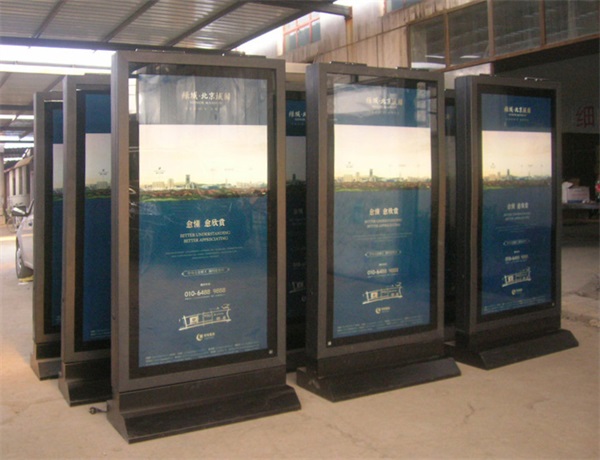 湖南客戶滾動燈箱制作流程