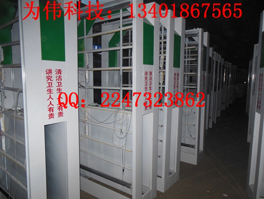 張掖市環衛局900臺背靠背廣告垃圾箱正在緊張生產加工中